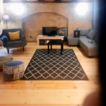 Stylish 2br In Old Town Gem Апартаменти *