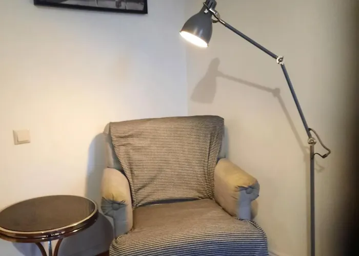 Stylish 2br In Old Town Gem Apartment *