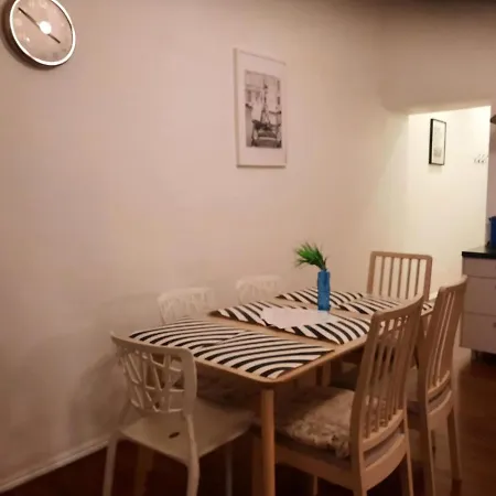 Stylish 2br In Old Town Gem * Рига