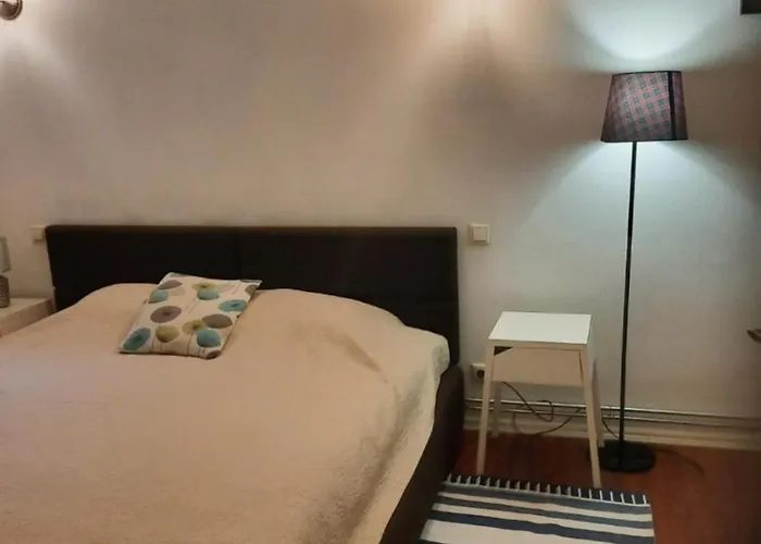 Stylish 2br In Old Town Gem