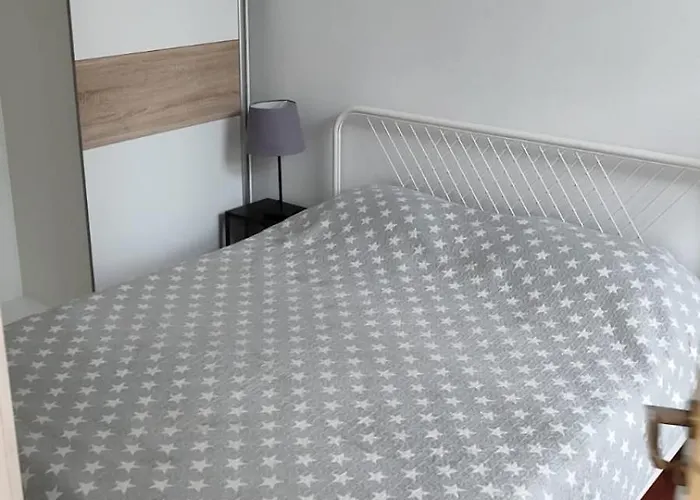 Stylish 2br In Old Town Gem